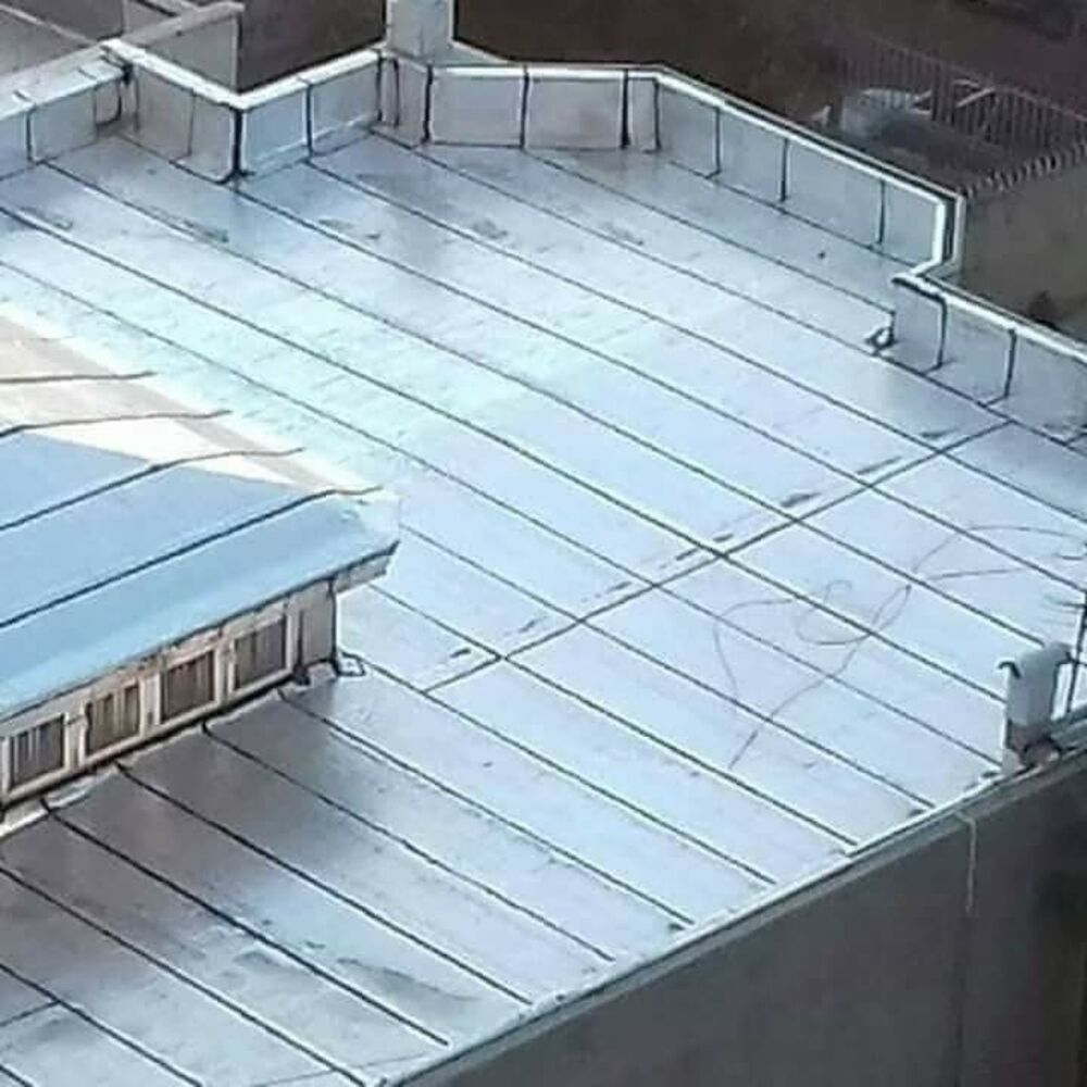 Finition d'étanchéité de toiture, vue aérienne